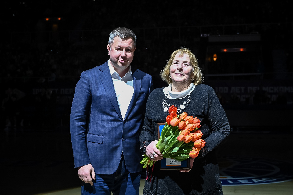 Команда Легенд пермского баскетбола пополнилась еще одной майкой - Зинаиды Дмитриевны Белых.