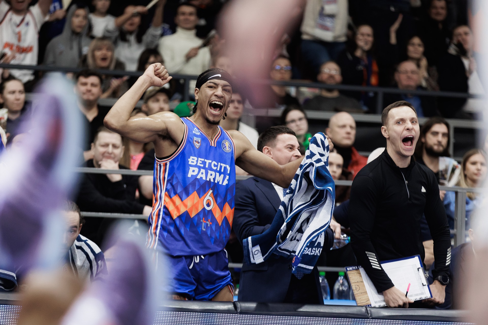 Обыгрываем УНИКС при полных трибунах! 