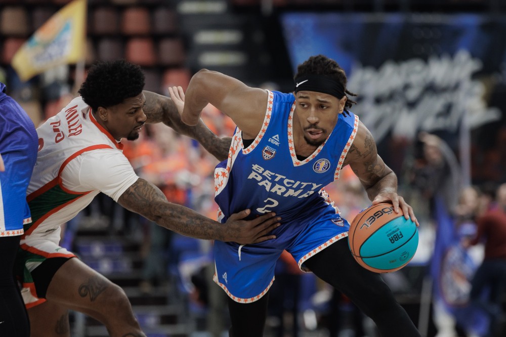 Завершился упорный матч с «Локо» в Перми